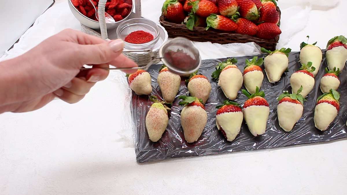 Healthy Strawberry Snacks decorating with strawberry powder.